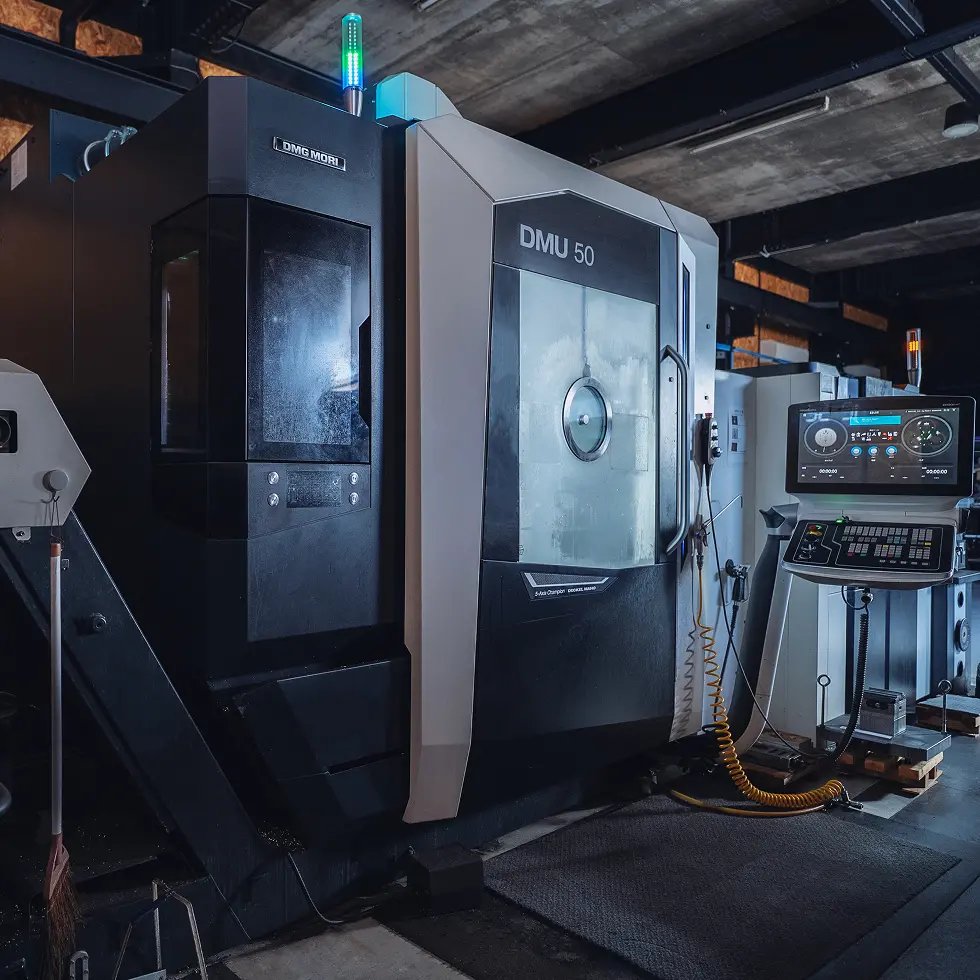 5軸制御マシニングセンタDMU50